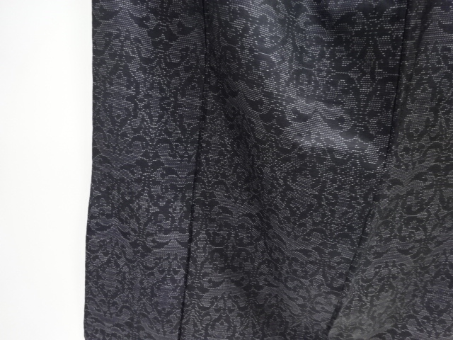  アンティーク　更紗模様織り出し本場泥大島紬着物